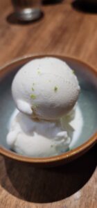 Pizza 4P’s特製のフローズンヨーグルト。程よい酸味とさっぱりした後味で、食後の口直しやデザートに最適なひんやりスイーツ。